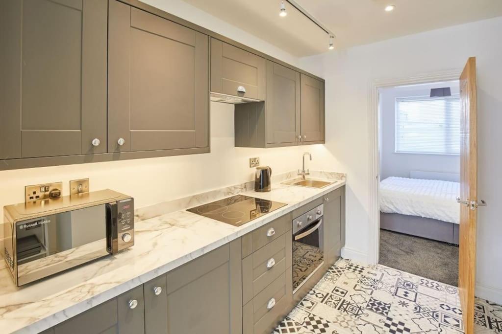 Apt 1 - Queens Court 斯卡伯勒 外观 照片