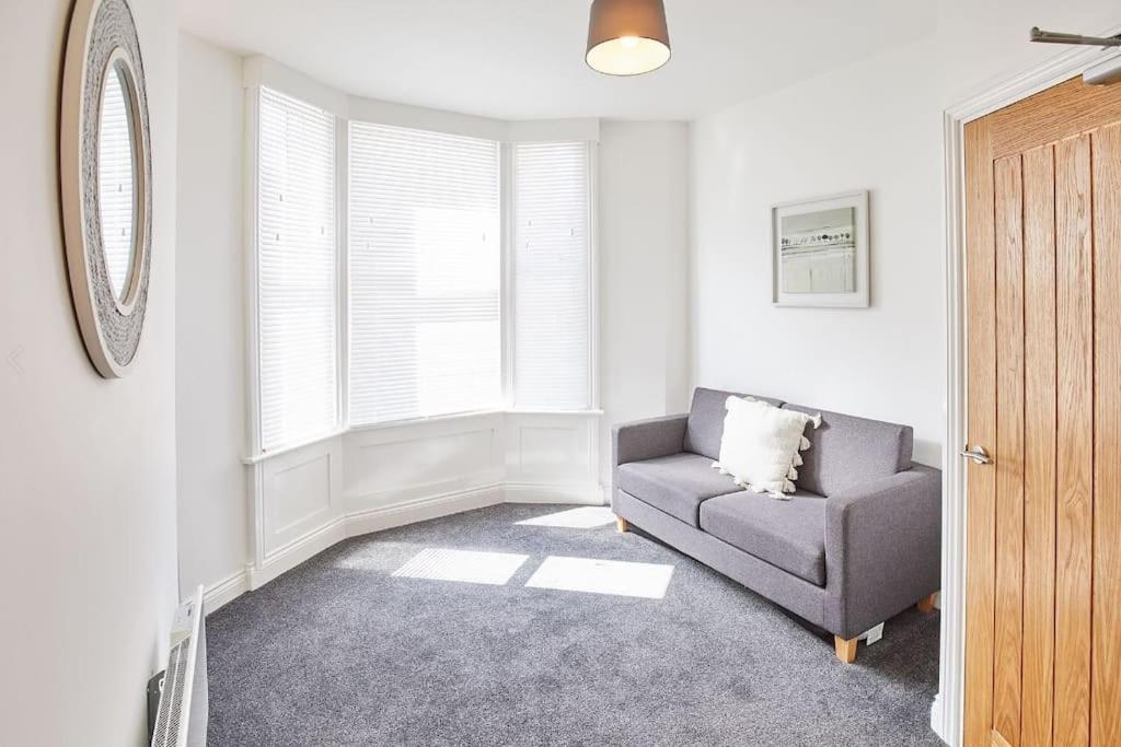 Apt 1 - Queens Court 斯卡伯勒 外观 照片